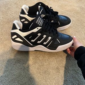 Men’s Black comfort foam Adidas sneakers